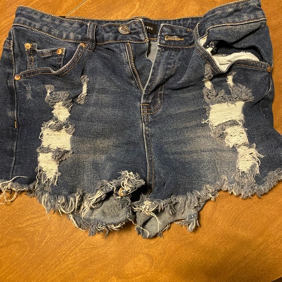 Almost Famous Pants - Cute jean shorts